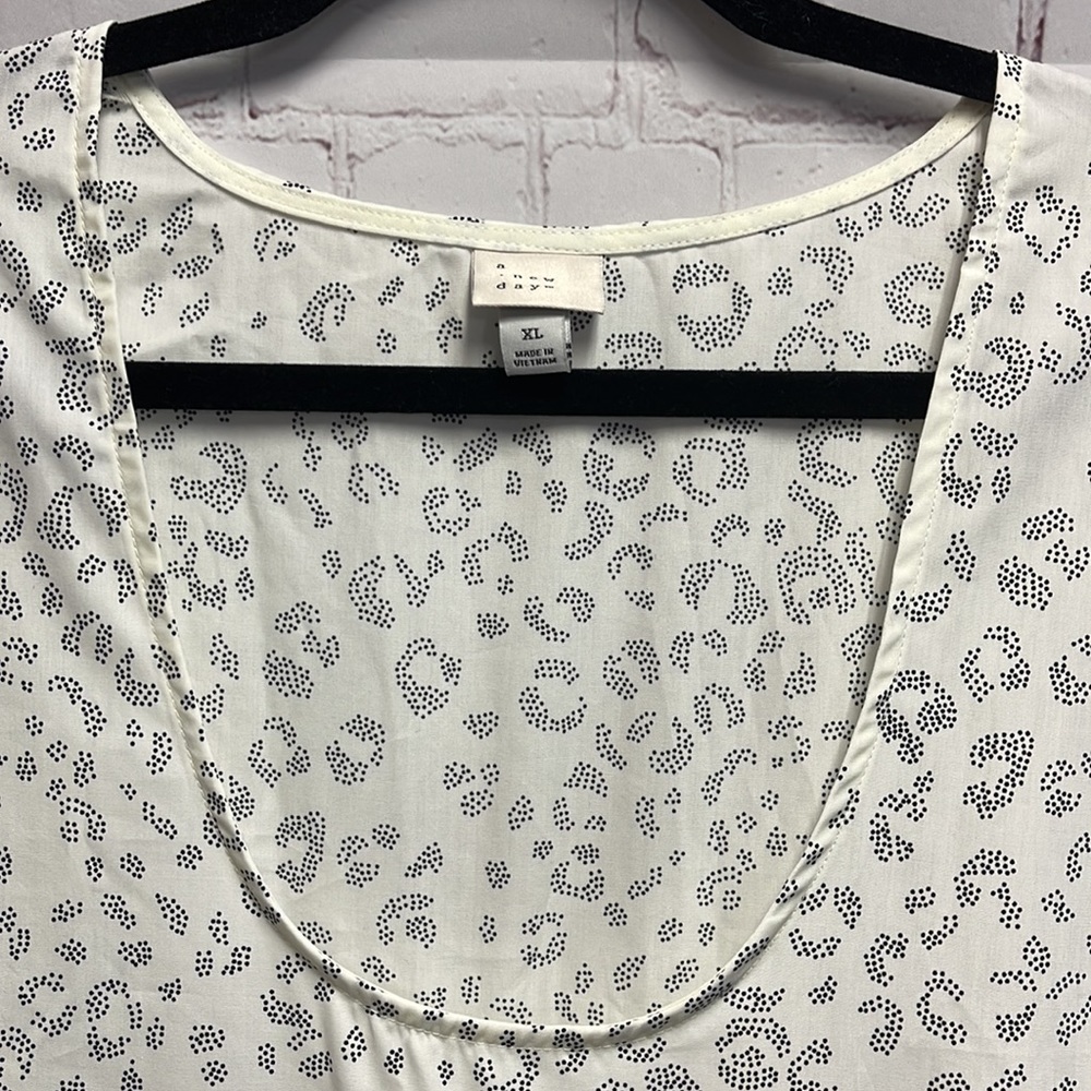 Cotton, knee high, short sleeve, scoop neck dress. - Picture 14 of 14